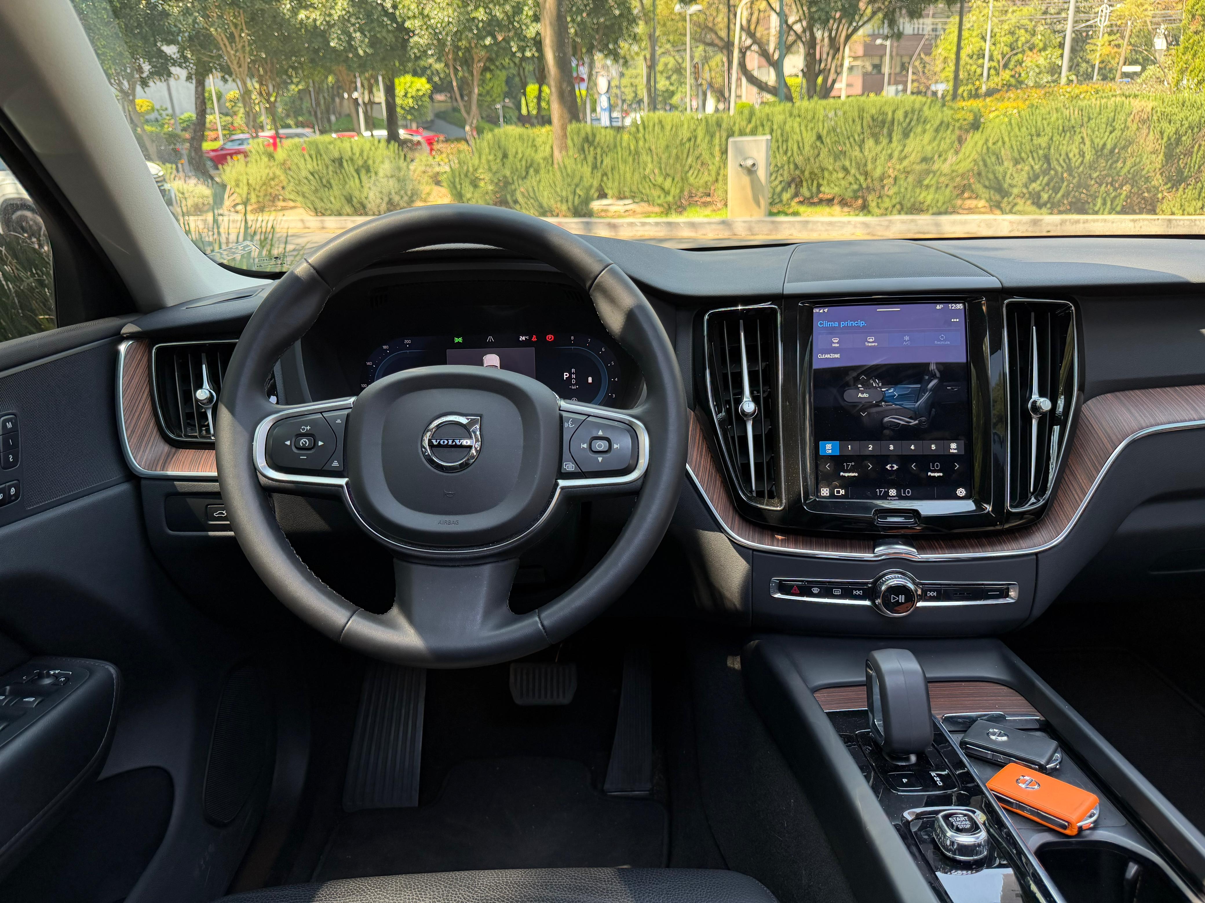 Volvo XC60 B5 Plus Awd Mild-Hybrid 2024