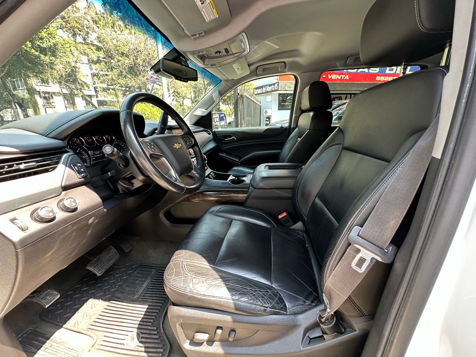 Chevrolet Suburban  2015