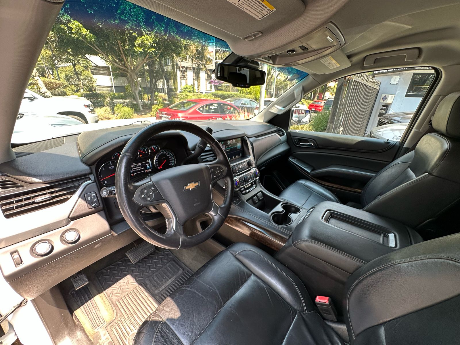 Chevrolet Suburban  2015
