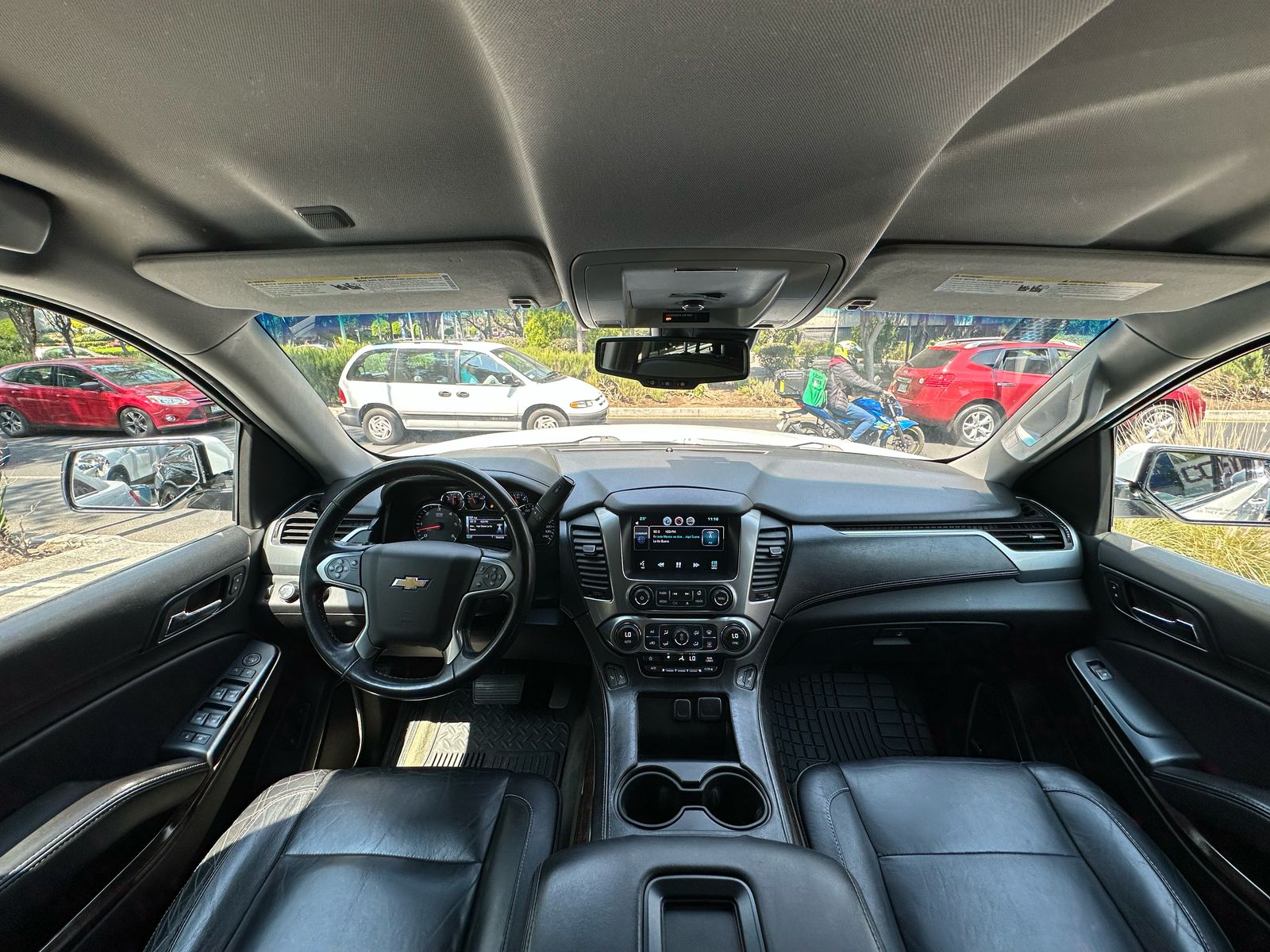 Chevrolet Suburban  2015