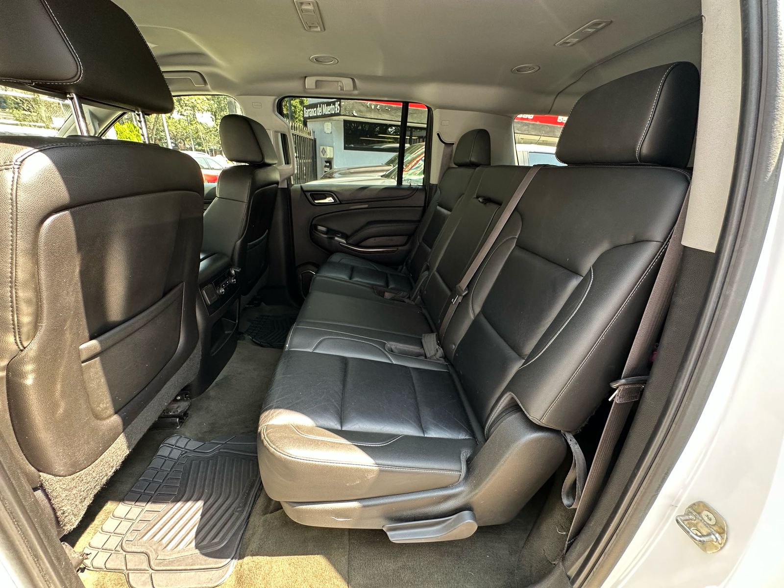 Chevrolet Suburban  2015