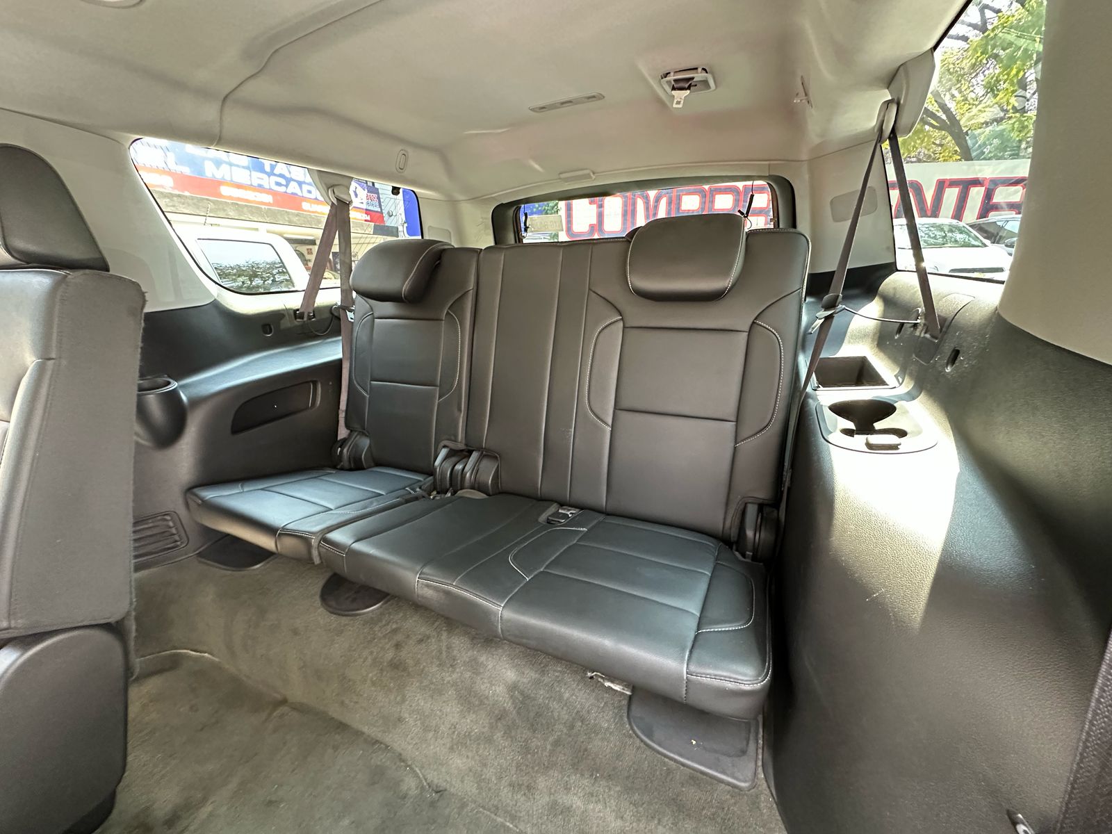 Chevrolet Suburban  2015